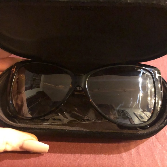 BRAND NEW Tom Ford’s Women’s Sunglasses - Picture 5 of 6